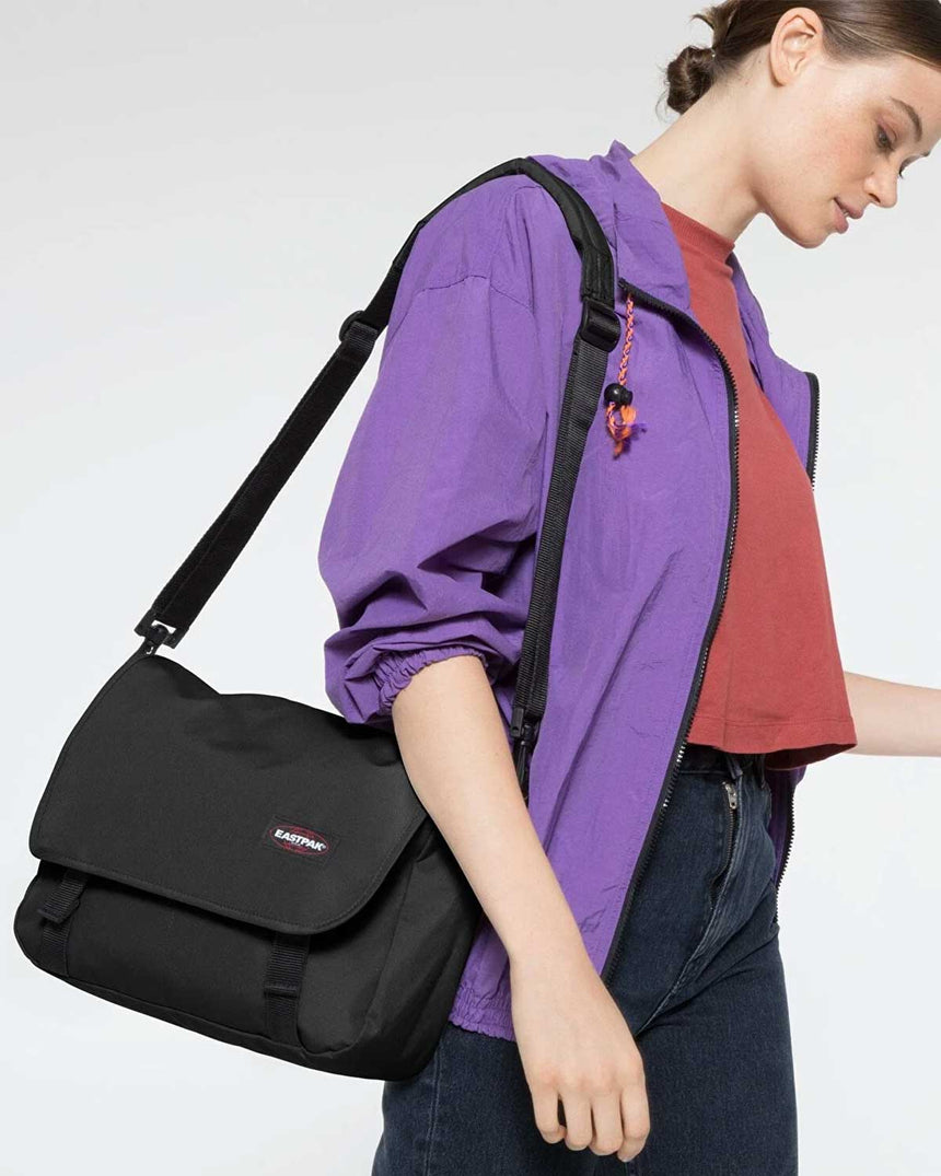 Eastpak Jr Kapaklı Postacı Çantası