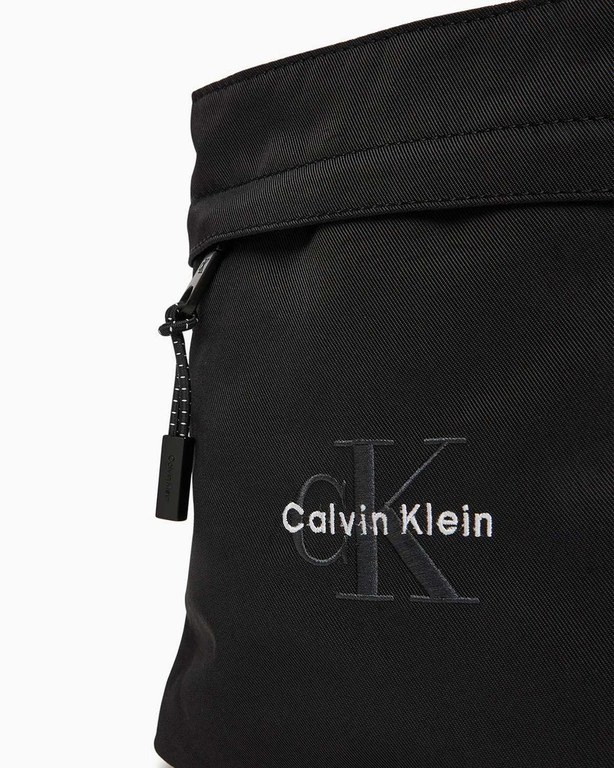 Calvin Klein Düz Naylon Erkek Çapraz Askılı Çanta Black