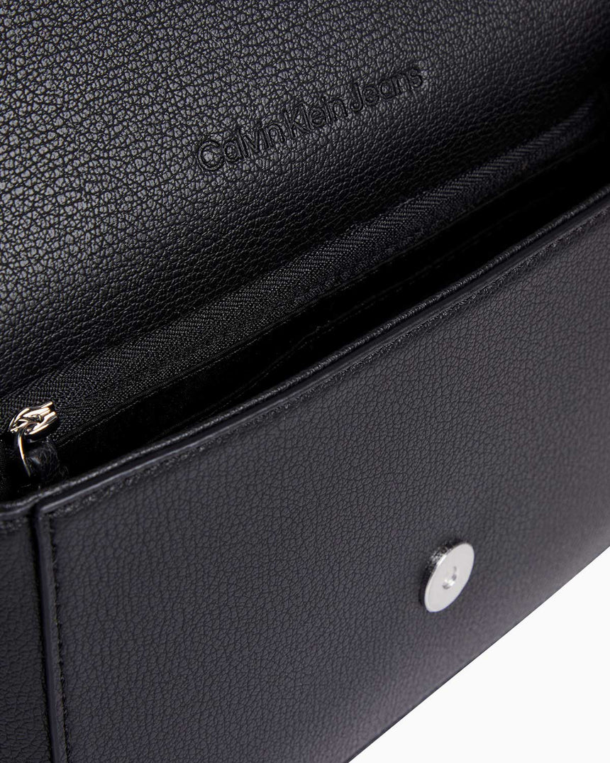 Calvin Klein Minimal Monogram Flap Cüzdan Black