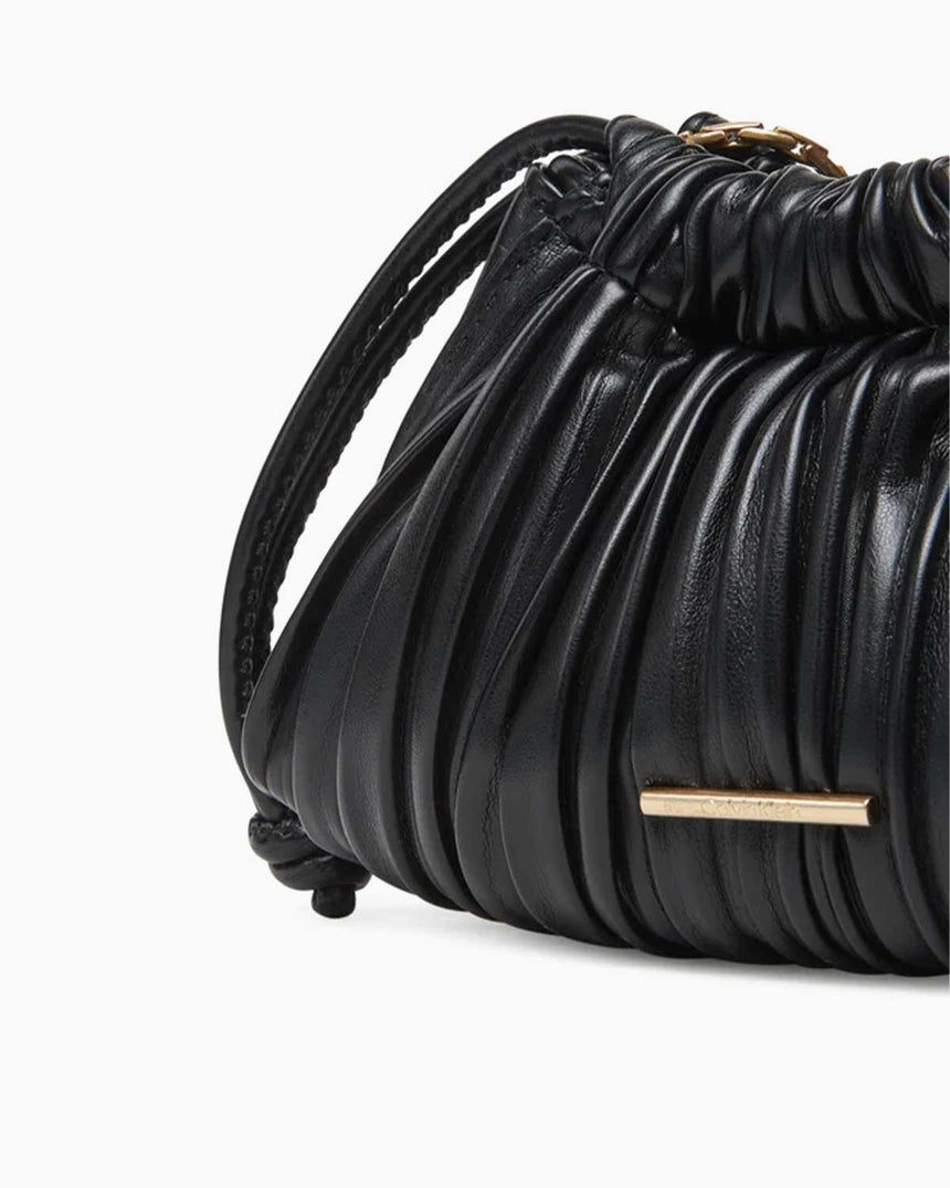 Calvin Klein Büzgülü Kadın Çapraz Askılı Çanta Black