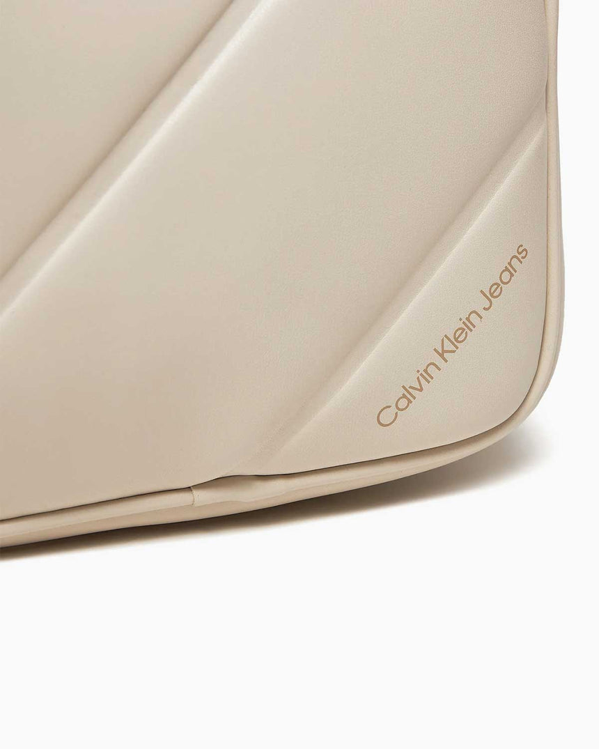 Calvin Klein Quilted Camera Bag Çapraz Askılı Çanta Beige