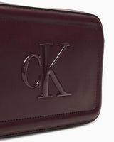 Calvin Klein Kalın Logolu Kadın Kamera Çantası Fudge