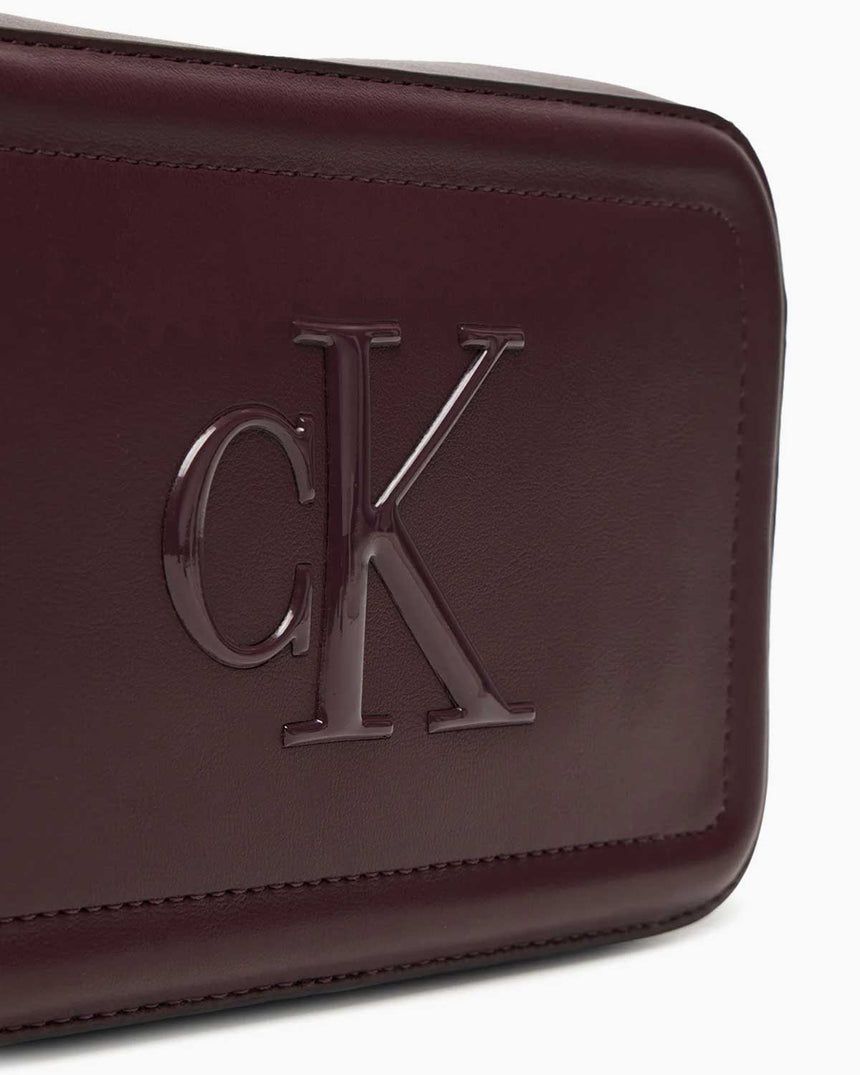 Calvin Klein Kalın Logolu Kadın Kamera Çantası Fudge