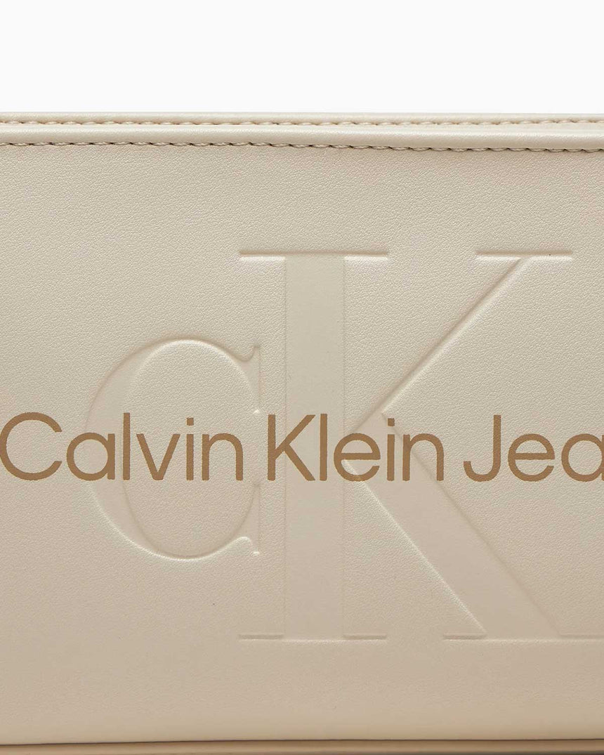 Calvin Klein Logolu Shoulder Pouch Omuz Çantası Beige
