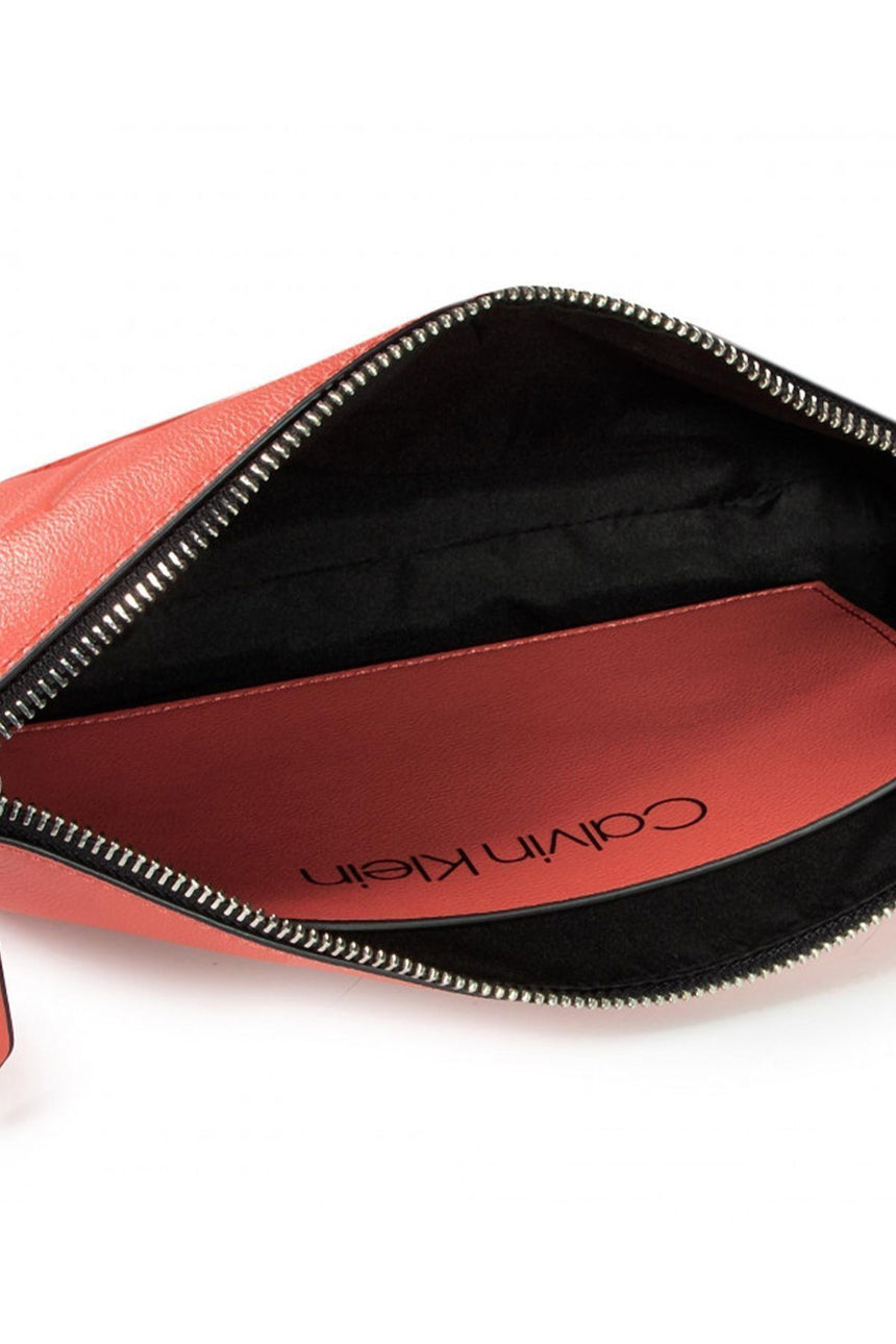 Calvin Klein Ny Shaped Ew Çapraz Askılı Kadın Çantası Coral