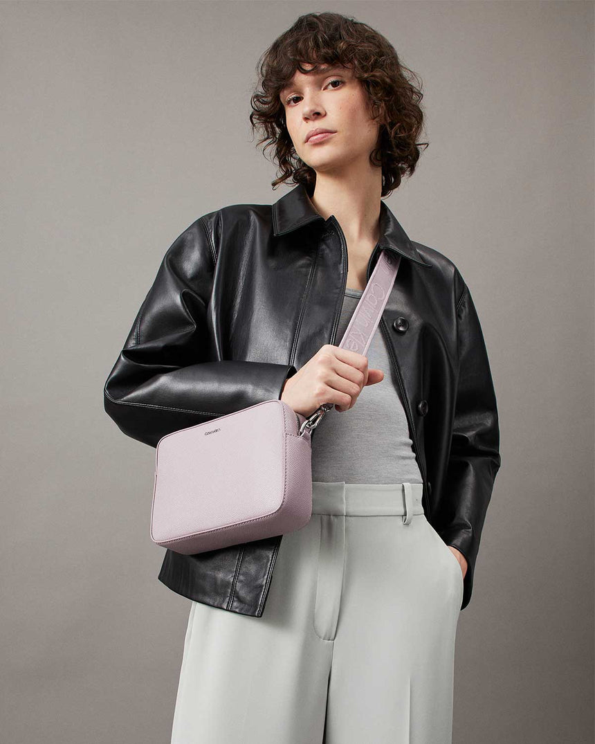 Calvin Klein Must Small Kalın Logo Askılı Çapraz Çanta Sea Fog