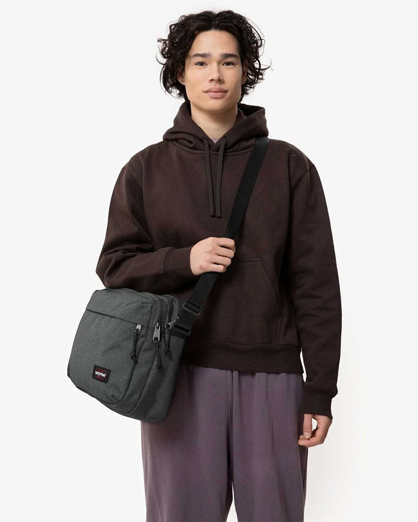 Eastpak Crosser Ayarlanabilir Çapraz Askılı Çanta Black Denim