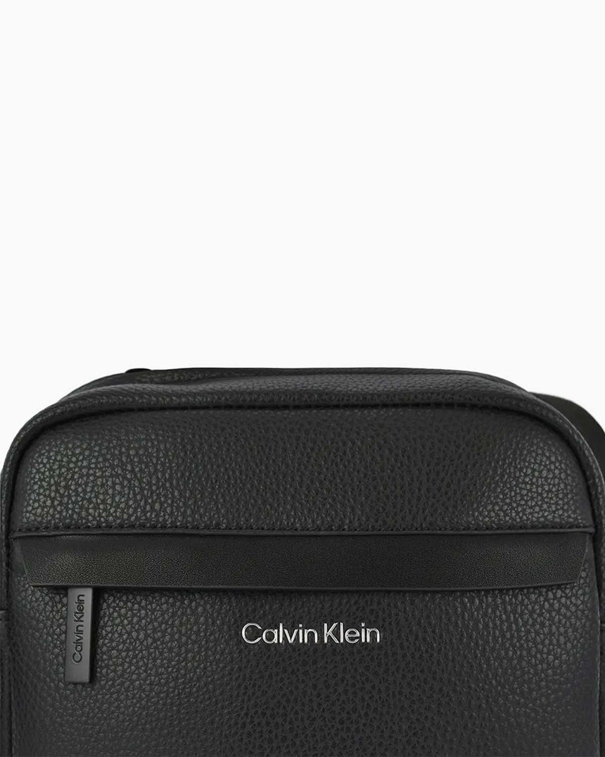 Calvin Klein Must Reporter Çapraz Askılı Çanta Ck Black Pebble