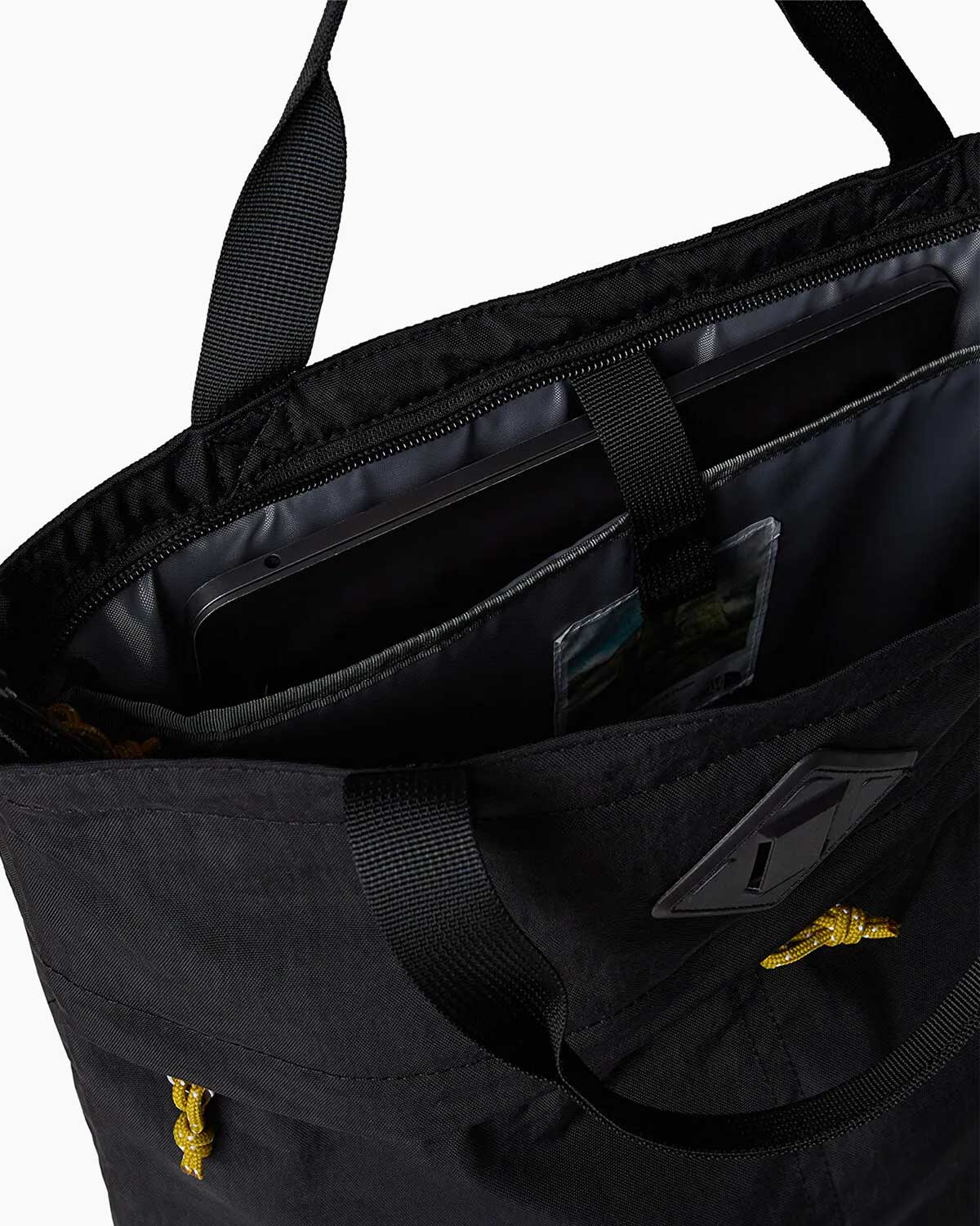 The North Face Berkeley Tote Pack Omuz Çantası Black - ECANTA