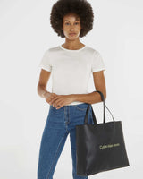 Calvin Klein Sculpted Slim Tote Omuz Çantası Black/Dark Juniper