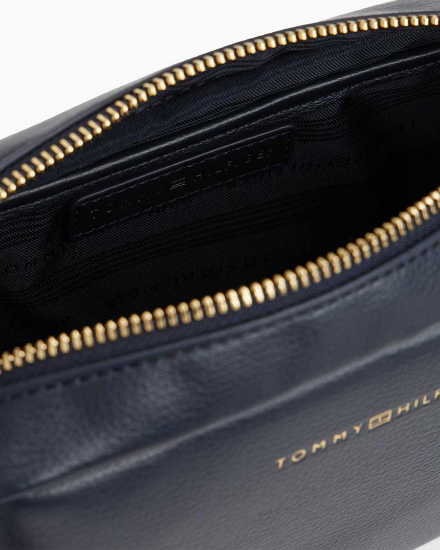 Tommy Hilfiger Logo Bantlı Kadın Çapraz Askılı Kamera Çantası Space Blue