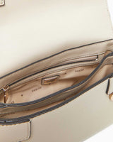 Guess Anadela Zincir Detaylı Omuz Çantası Tau