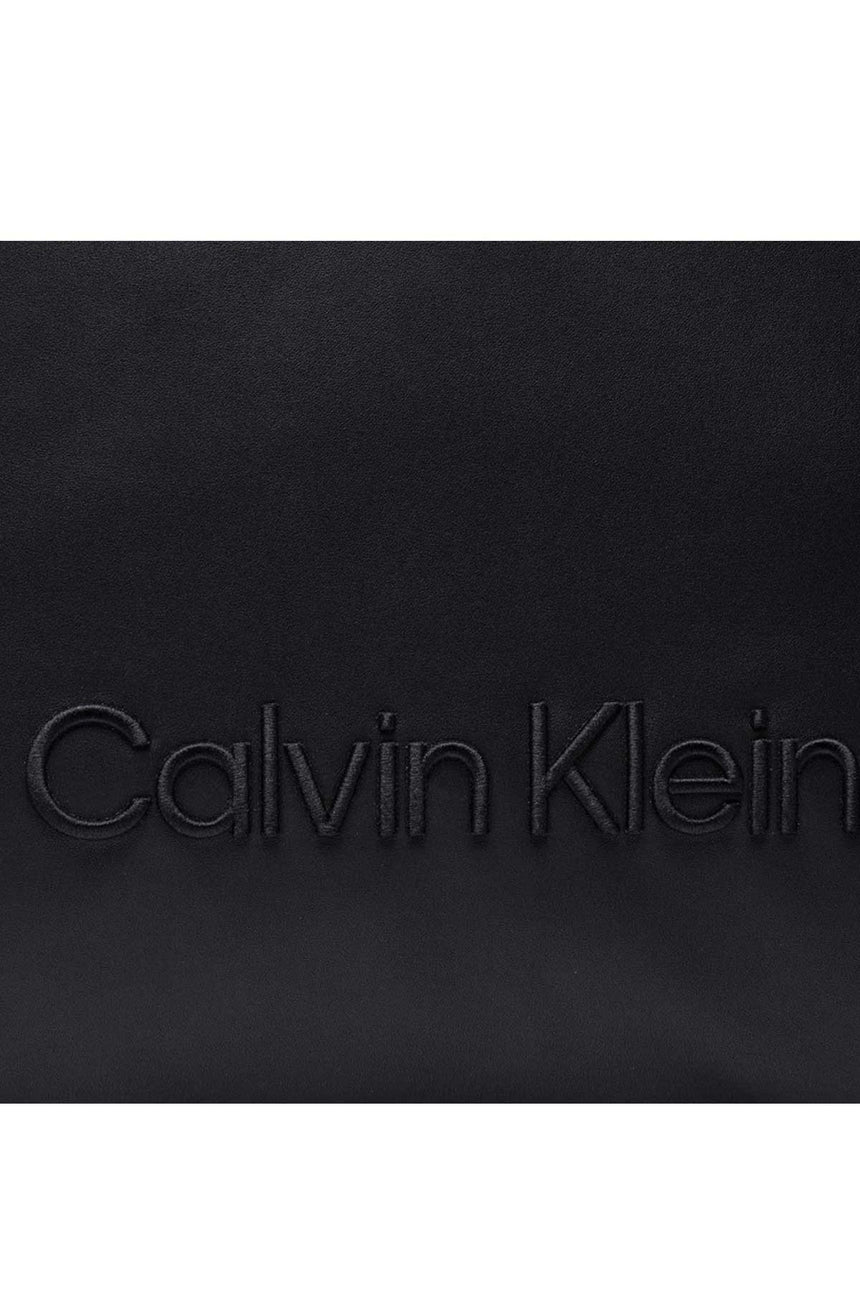 Calvin Klein Resort Hobo CK Black