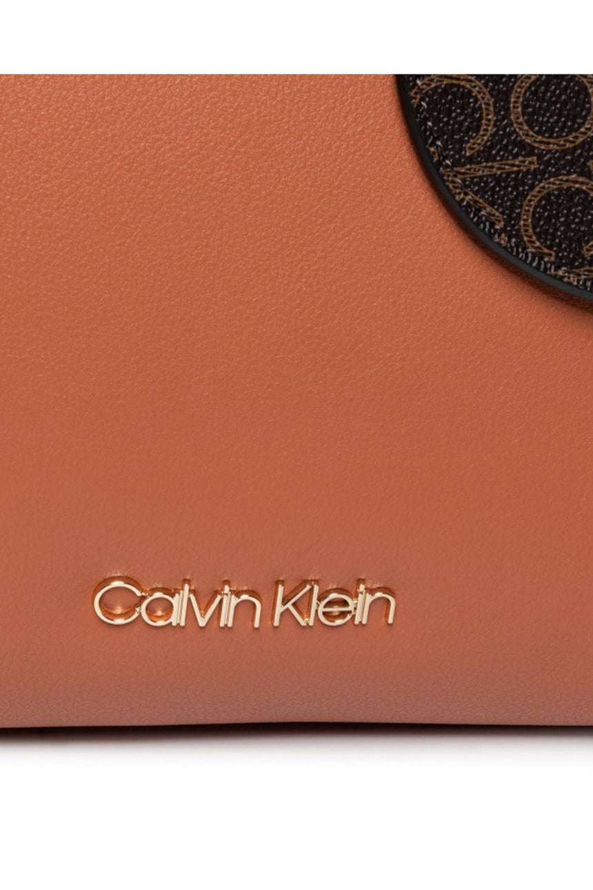 Calvin Klein Must Shopper Md Kadın Kol Çantası CUOIO