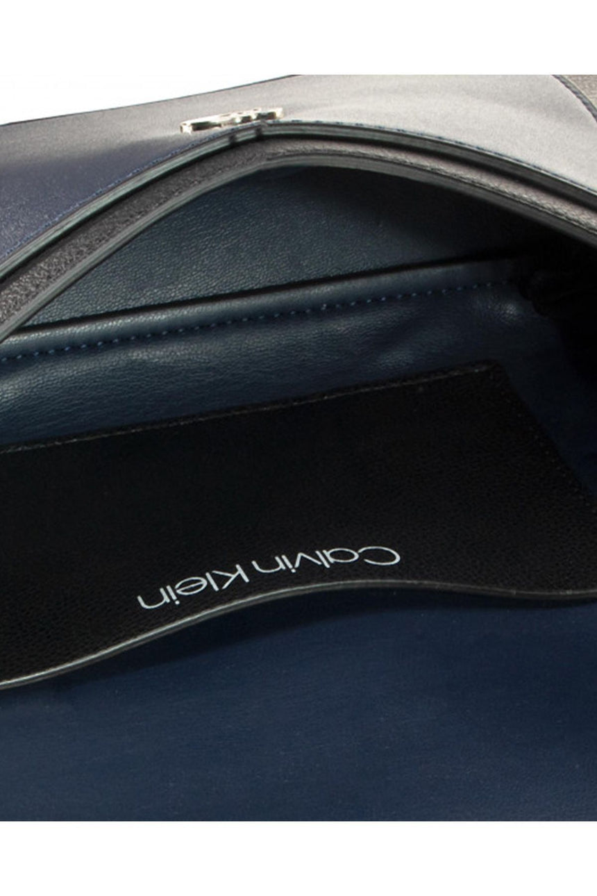 Calvin Klein Hoop SM Çapraz Askılı Kadın Çantası Black