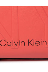 Calvin Klein Ny Shaped Ew Çapraz Askılı Kadın Çantası Coral