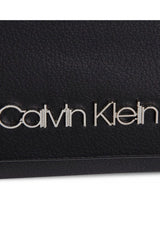 Calvin Klein Tack Med Flap Çapraz Askılı Kadın Çantası Black