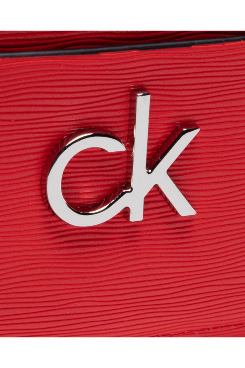 Calvin Klein Camera Bag W/Pckt Eyelets Çapraz Askılı Kadın Çantası Vibrant Coral