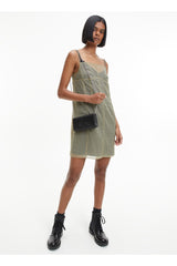 Calvin Klein Ck Kabartma Logolu Zincir Askılı Kadın Çapraz Omuz Çantası Black