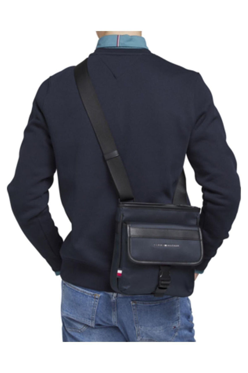 Tommy Hilfiger Elevated Nylon Flap Çapraz Askılı Erkek Çantası Navy Blue