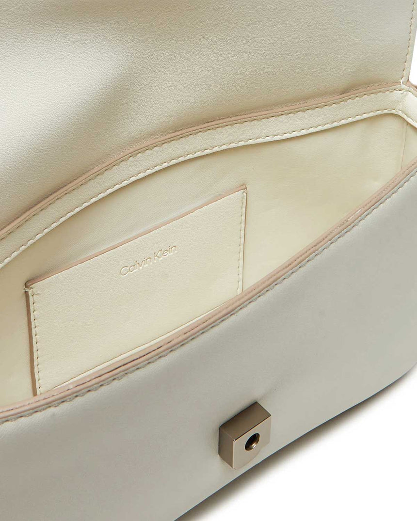 Calvin Klein Sculpted Flap Shoulder Bag Omuz Çantası Lily White