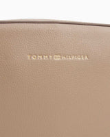 Tommy Hilfiger Logo Bantlo Kadın Kamera Çantası Coastal Taupe