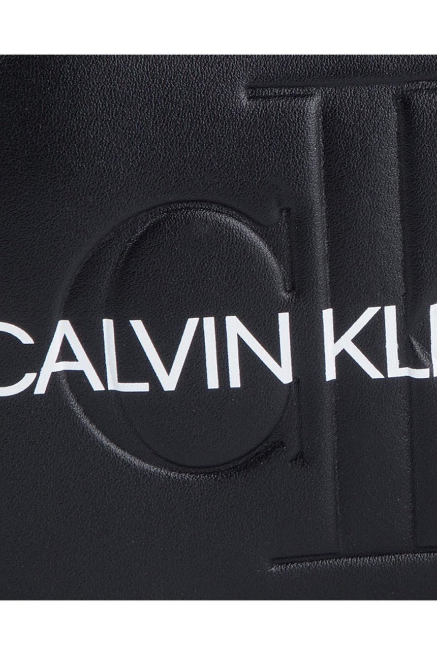 Calvin Klein Sculpted Monogram Camera Bag Çapraz Askılı Kadın Çantası Black