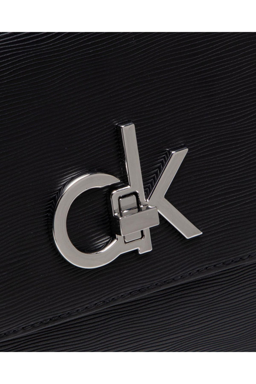 Calvin Klein Ew Conv Flap Xbody Md Eyelets Kadın Omuz Çantası Black