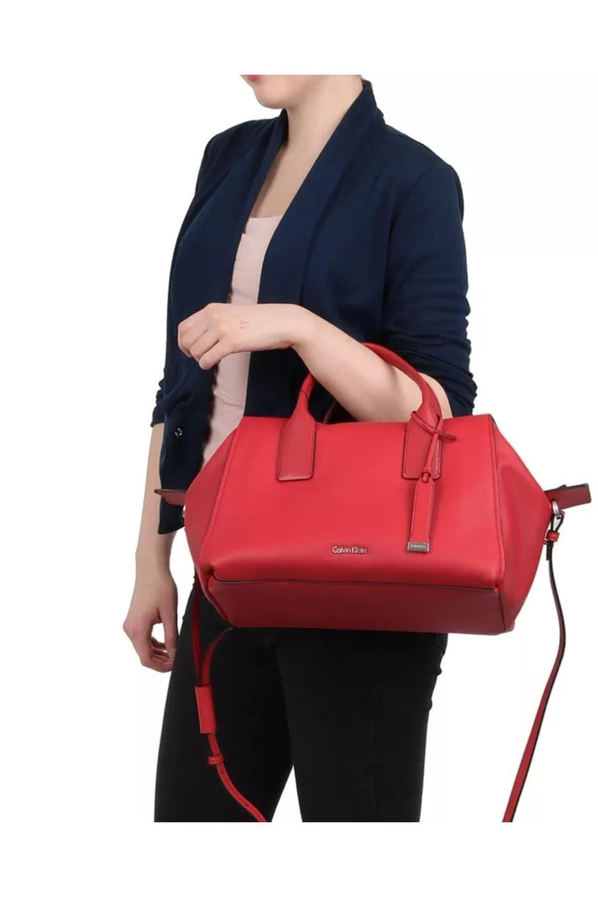 Calvin Klein Downtown Seyahat Çantası Scarlet
