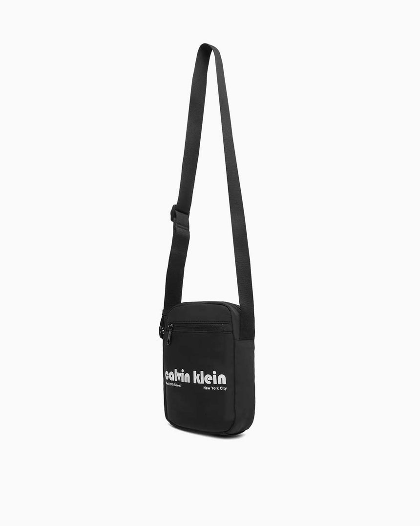 Calvin Klein Grafik Desenli Muhabir Erkek Çapraz Askılı Çanta Black