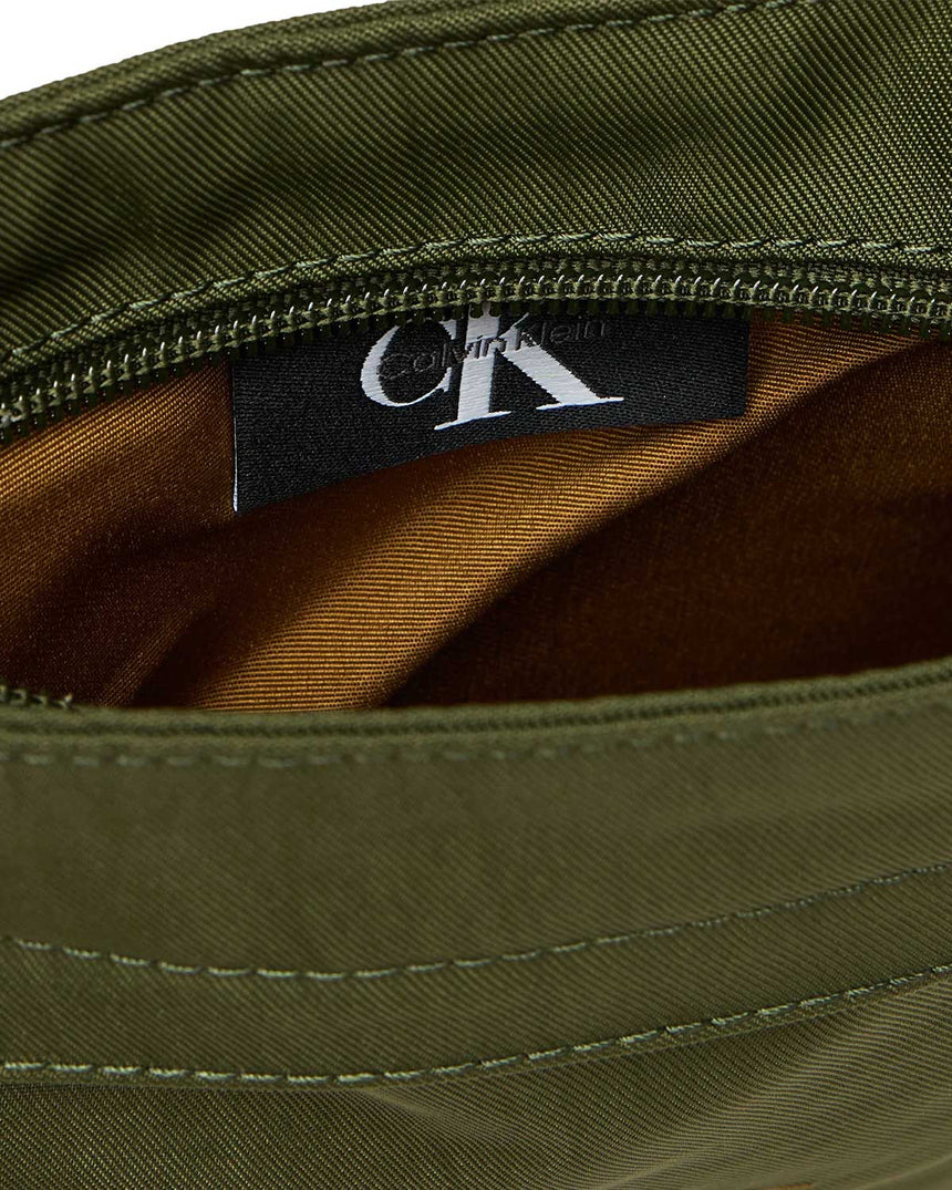 Calvin Klein Düz Naylon Erkek Çapraz Askılı Çanta Thyme