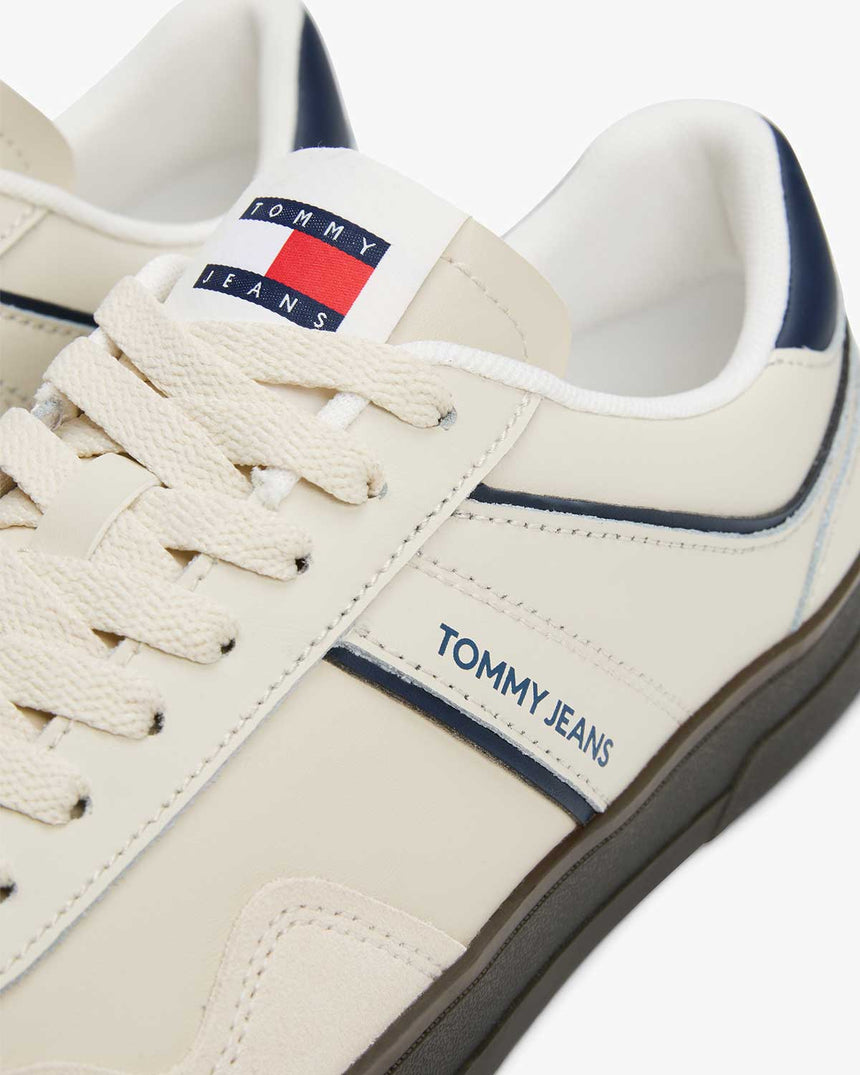 Tommy Jeans The Greenwich Low Top Sneaker Newsprint