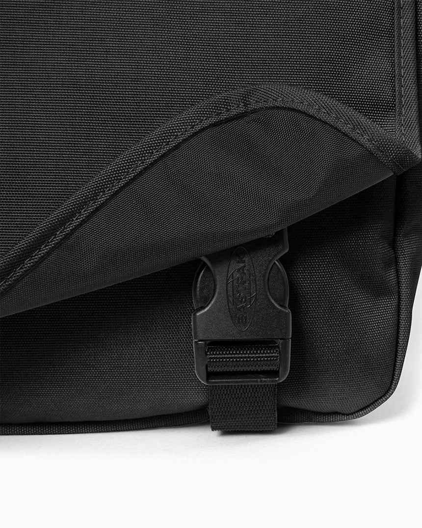 Eastpak Jr Kapaklı Postacı Çantası