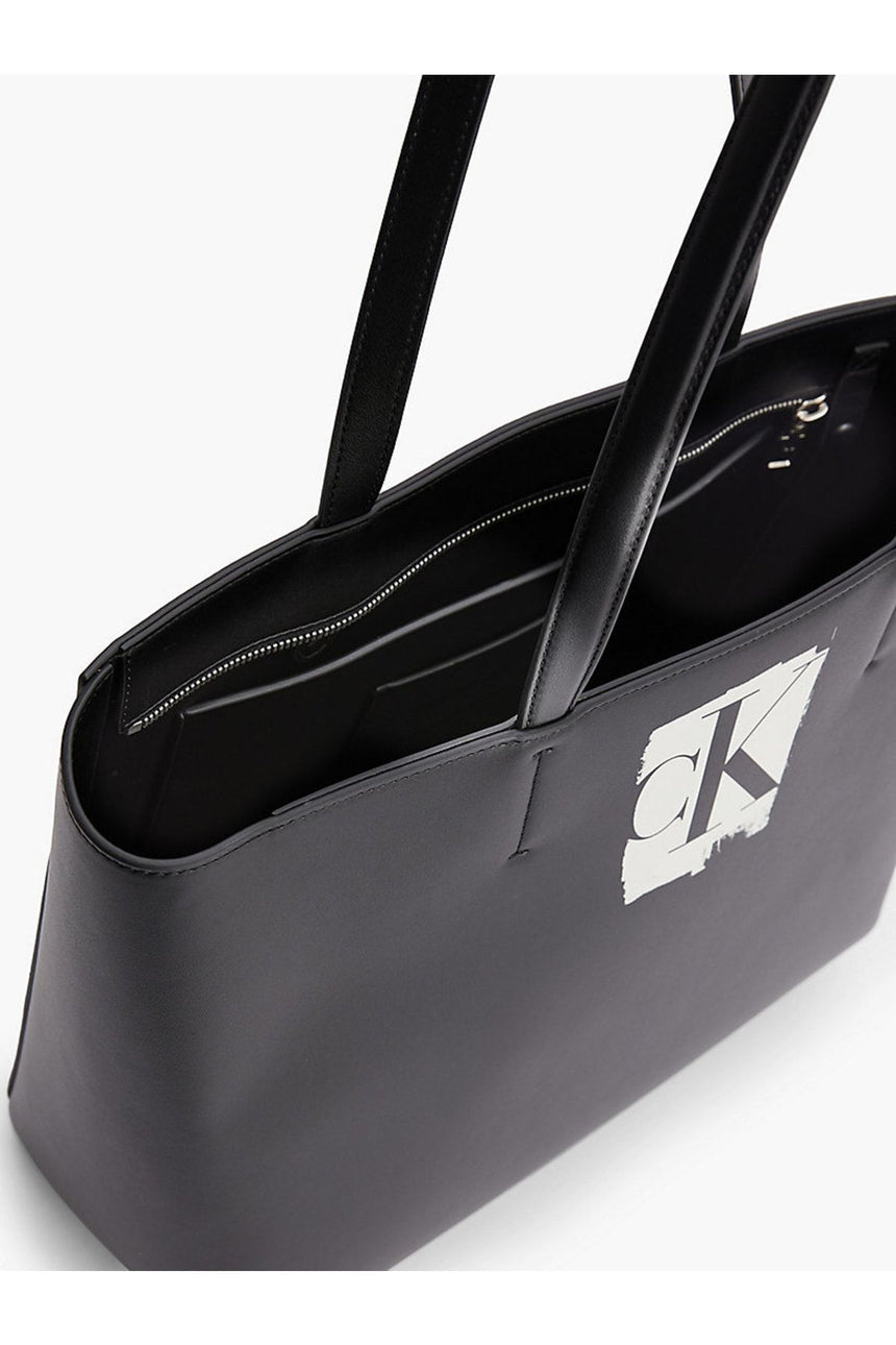 Calvin Klein Sculpted Shopper Kadın Omuz Çantası Black