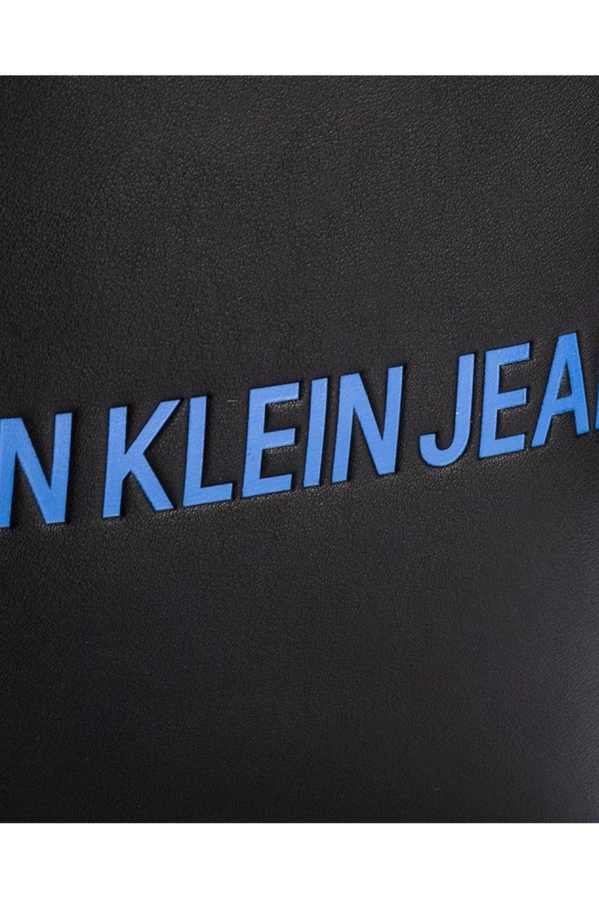 Calvin Klein Smooth Flat Çapraz Askılı Erkek Çantası Black