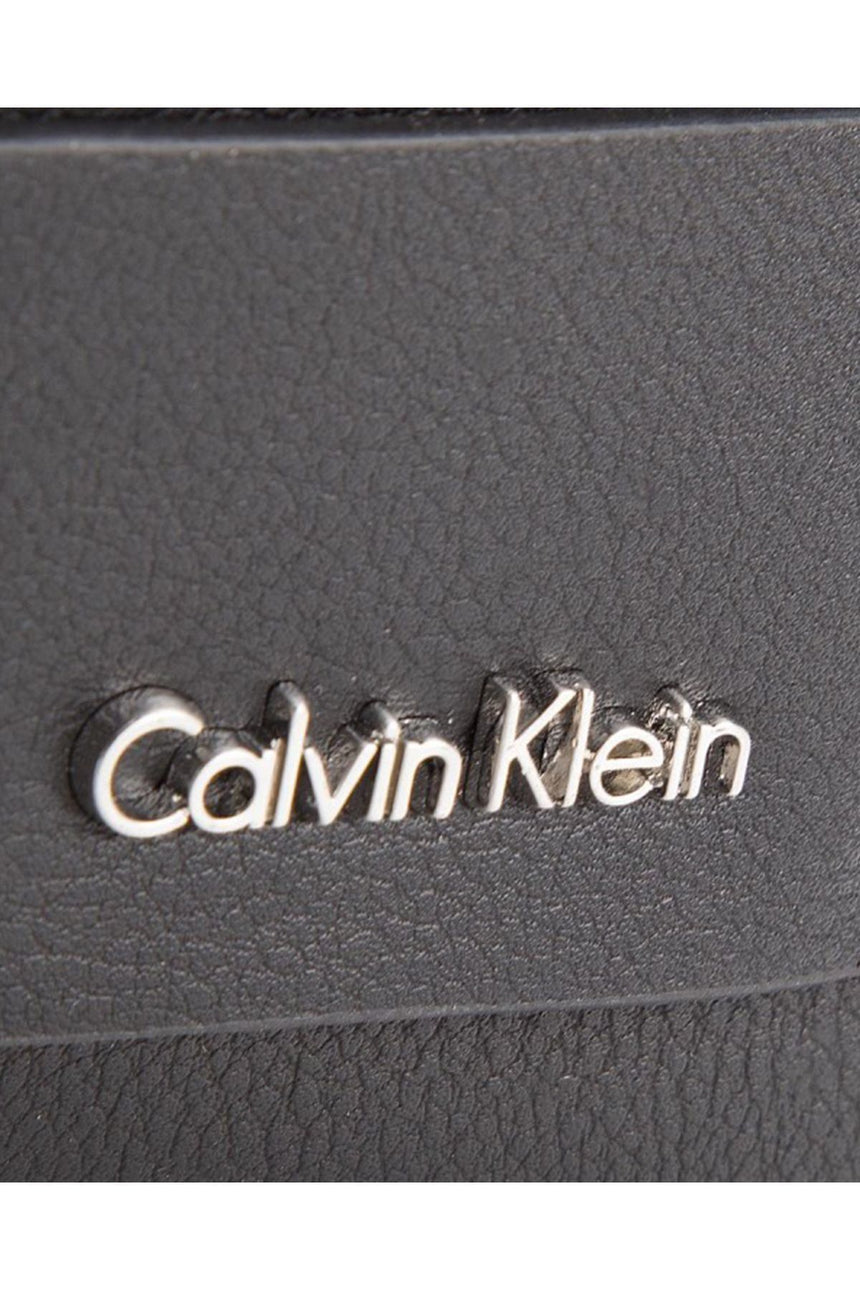 Calvin Klein Ck Reversible Kadın Omuz Çantası Black / Dusted Ivory