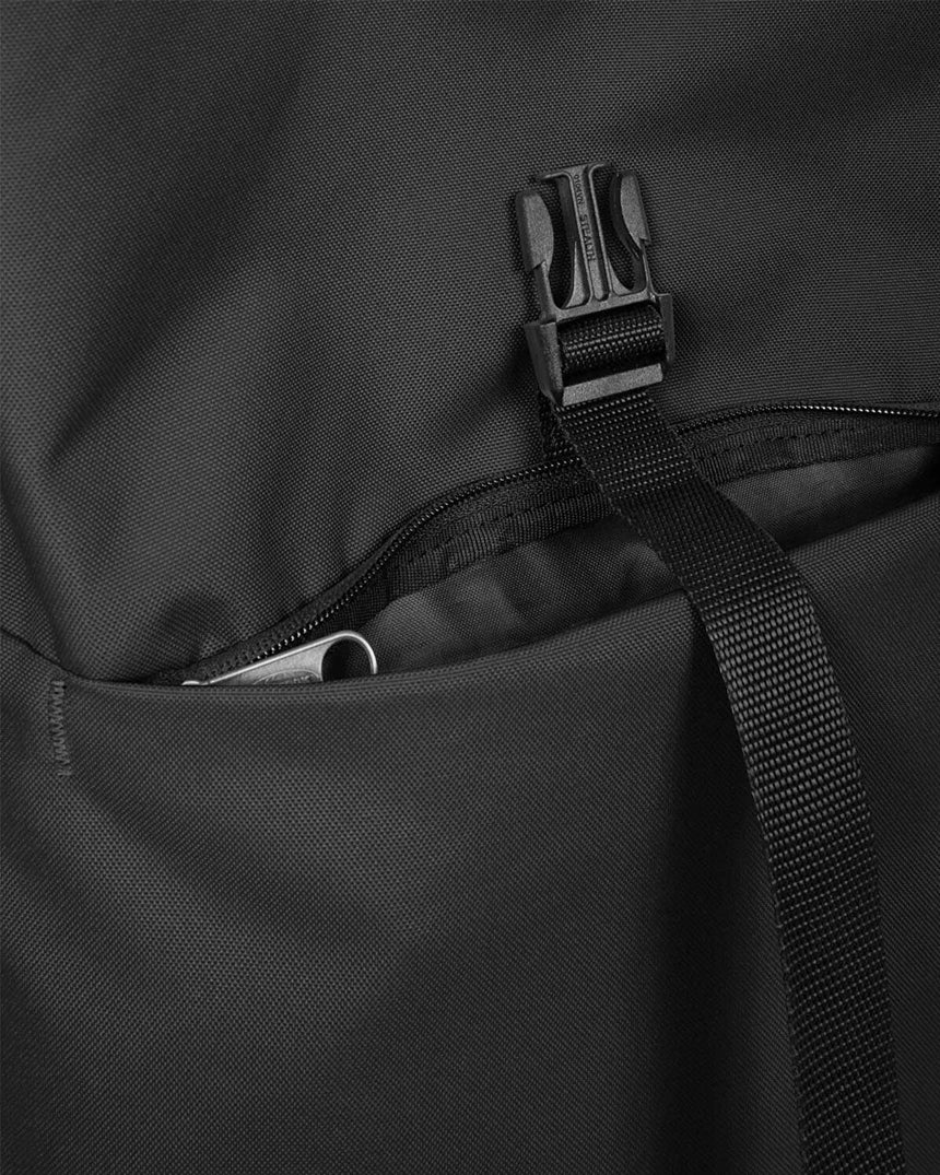 Eastpak Up Roll Tokalı Sırt Çantası Black