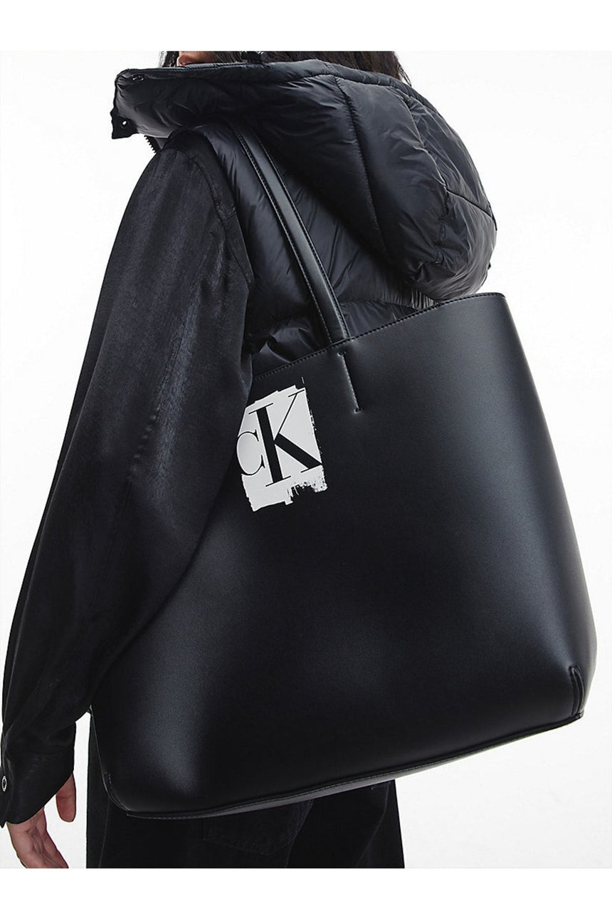 Calvin Klein Sculpted Shopper Kadın Omuz Çantası Black