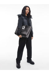 Calvin Klein Sculpted Shopper Kadın Omuz Çantası Black
