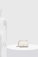 Calvin Klein Minimal Monogram Çapraz Askılı Çanta White